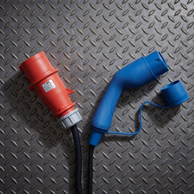 Voldt® Portable EV charger commando plug | 3 phase | 8A - 32A | 22kW + APP